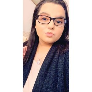 Meet your Posher, Deanna